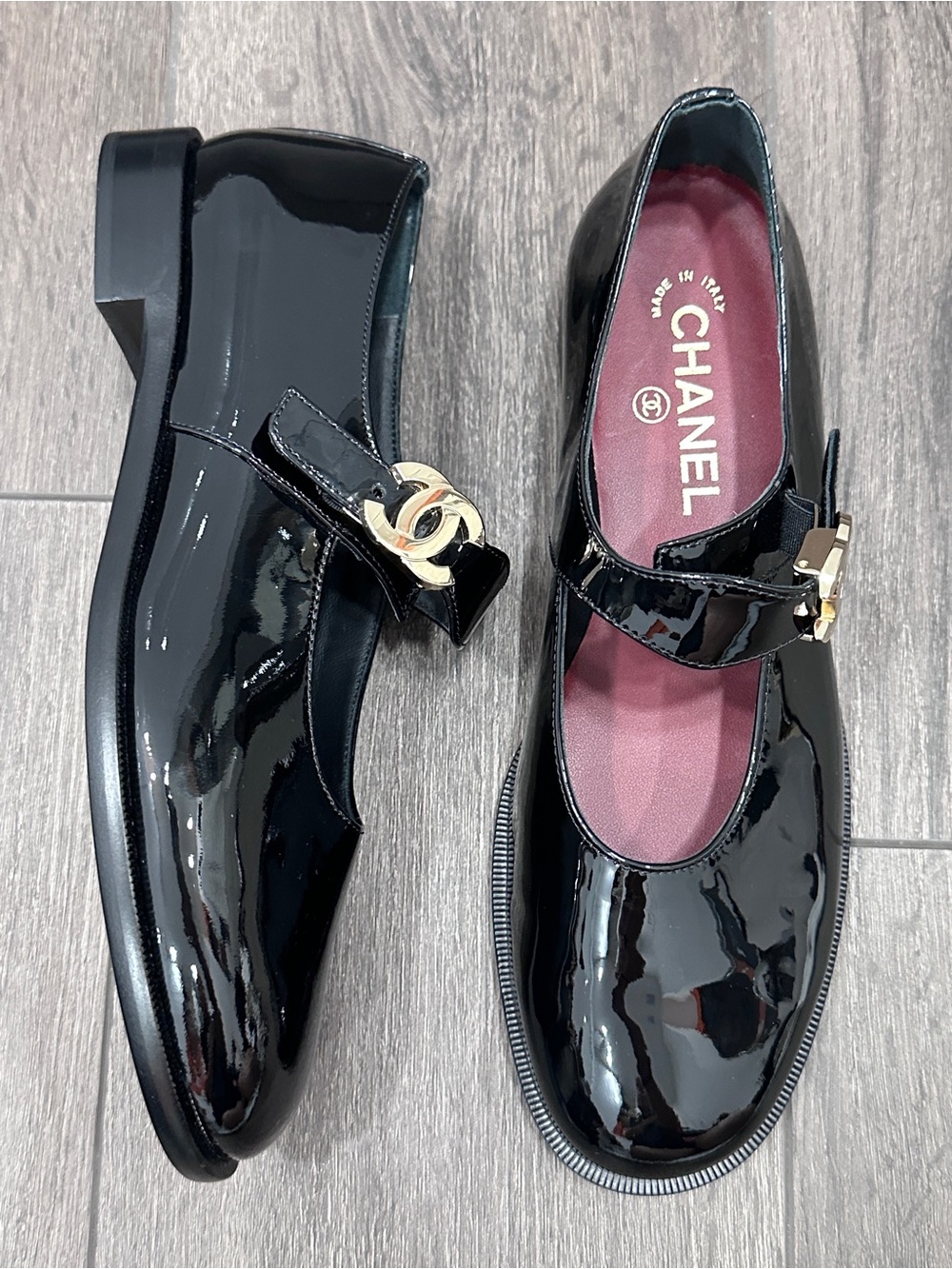 NEW CHANEL BLACK PATENT LEATHER MARYJANES WITH GOLD CC LOGO ADJUSTABLE LOCK 38C